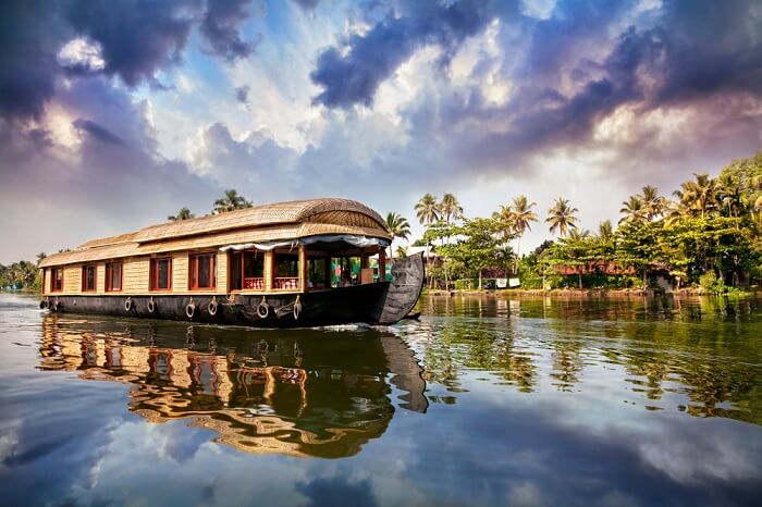 Houseboats-in-Alleppey